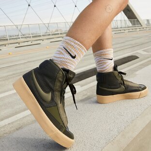 Женская модель Nike Blazer Mid Vintage «Olive»