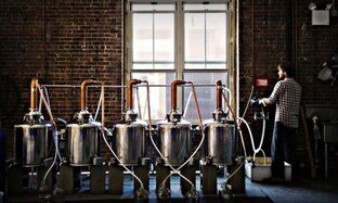 Винный погребок.