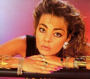 Видео (поп, электроника)