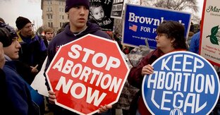 "Дом, разделившийся сам в себе, не устоит"