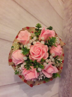 Нежные розы- подарок маме