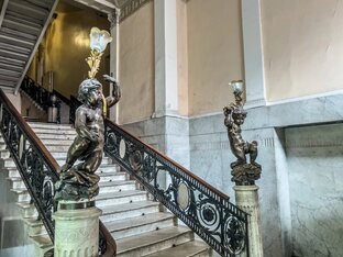 Доходные дома и парадные