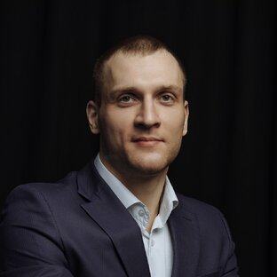 Статистика Дзен Олег Громов | Движение вверх