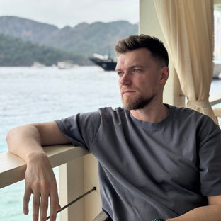 Статистика Дзен Артём Андреев: внедри ии и/или умри