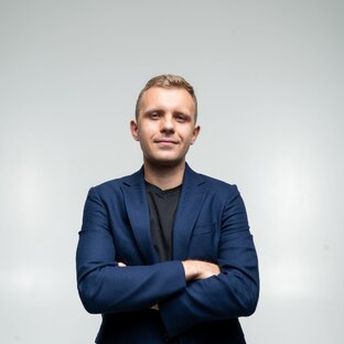 Статистика Дзен Роман Выборнов | Black Studio