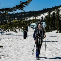 Монументе песня. Памятник славянке белорусский вокзал. Памятник песни в землянке. Памятники города юрги. Монументе песня.