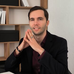 Статистика Дзен Юрист Владислав Голубков | Возврат навязанных услуг