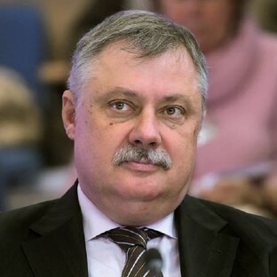 Статистика Дзен Дмитрий Евстафьев | Профессор смотрит в мир