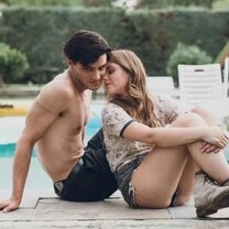 Отношение к футболу болельщиков. Поклонницы на концерте. Певец shaman гитлерюгенд. Фанаты на концерте. Что любят собирать фанаты певцов.