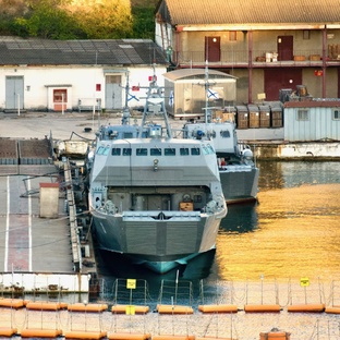 Каспийской флотилии 302 года!