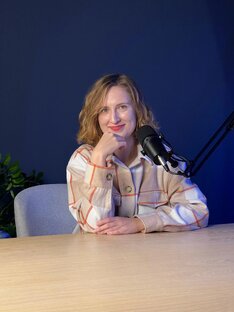 Подкаст «Елена Медведева. Этюды на стёклах»