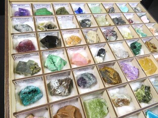 Камни и минералы 