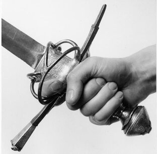 Шпаги, рапиры, палаши