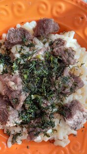 МУЖЧИНА ГОТОВИТ ВТОРЫЕ БЛЮДА НА КАЖДЫЙ ДЕНЬ