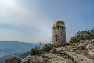 Пещерные монастыри и города Крыма.