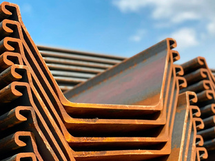 🌊 Шпунт Ларсена: незаменимый элемент в гидротехнике, строительстве портов и гор