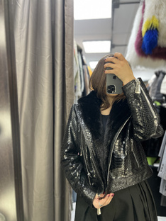 Куртка из кожи питона 