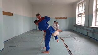 Отхват под разноименную ногу.Ouchi Gari. Дзюдо. Самбо