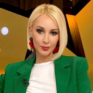 Истории и биографии ведущих