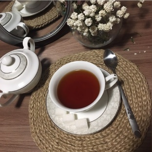 Оформление и сервировка столов.