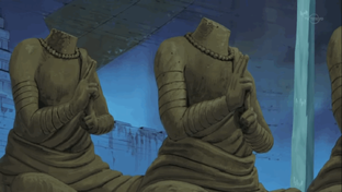 Почему в храме Наруто статуи без голов?