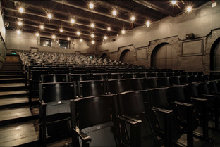 «Москва — Петушки» СТИ Женовача: почему стоит посмотреть