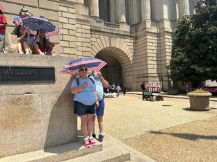 О политике с юмором