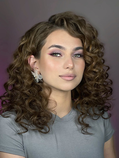 Макияж и прическа 