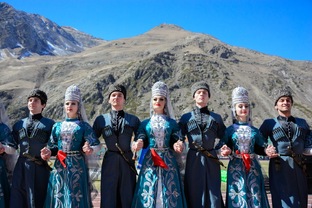 Народы России тюркского происхождения.