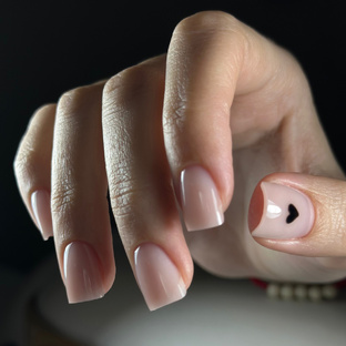 Трендовый маникюр 2025