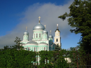 О православных праздниках и поездках по святым местам.