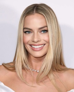 WOWEE о знаменитостях 