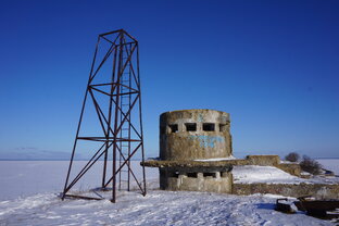 Форты и маяки.