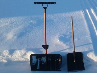 Снег на даче