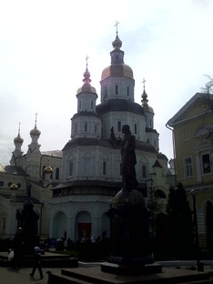 БЕСЕДЫ У ХРАМА