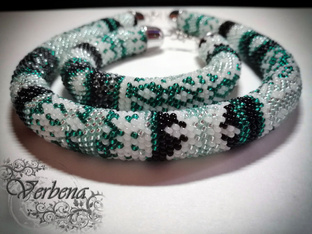 Украшения из бисера