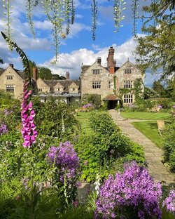 Английское загородное поместье Gravetye Manor