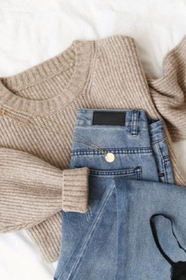 Джинсы, свитера, база — практическая стилистика 