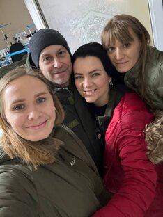 Катя и Валя Корниенко - помощь фронту