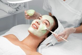 Яна, нужен косметолог!🧖🏻‍♀️