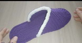 Вязанные тапочки.