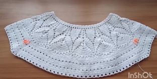 Кофточка круглой кокеткой. 