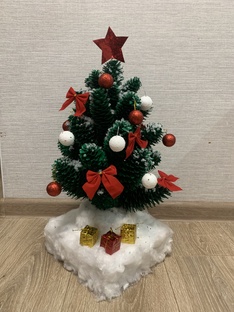 Елочка Новонодняя (из шишек)