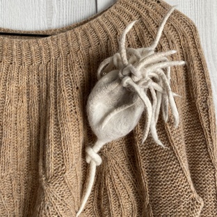 Броши из шерсти