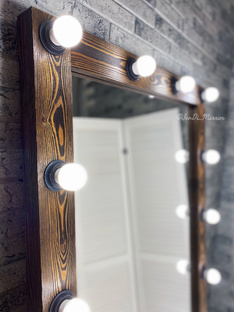Гримерные зеркала с лампочками от JenDi Mirror