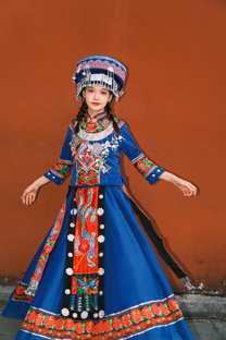 Костюмы китайских народностей 