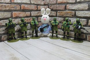 Статуэтки и фигурки