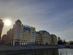 Москва: Болотная набережная и её окрестности