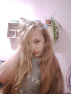 Liza_&_top