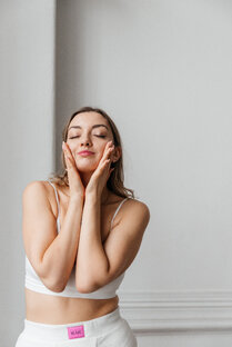 Посмеяться